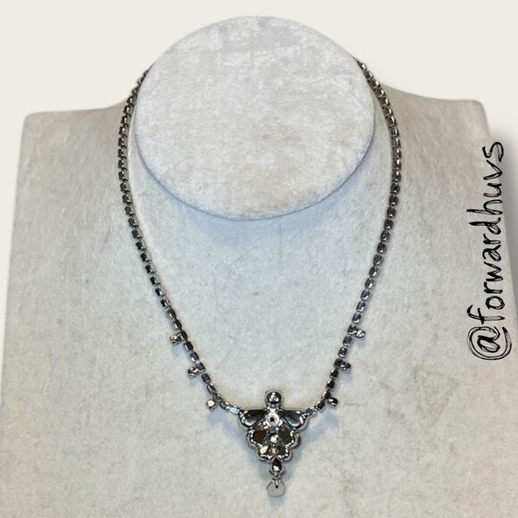 Vintage Mid-Century Rhinestone Necklace – Floral Cluster with Teardrop Pendant - Picture 8 of 11